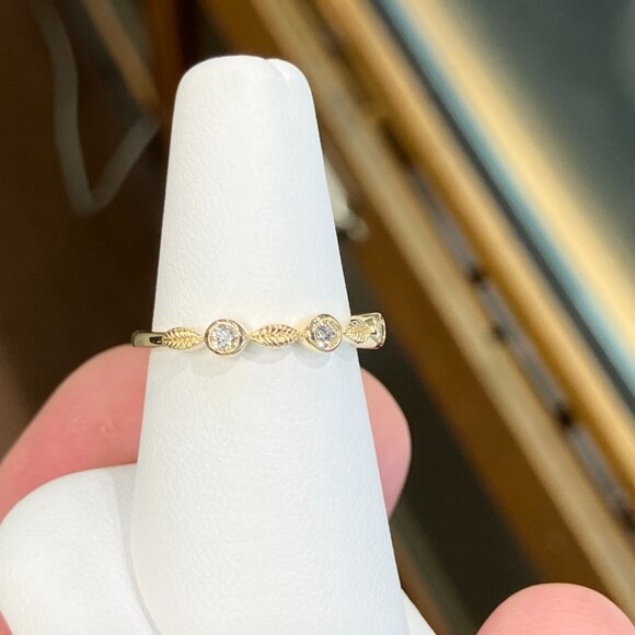 Diamond Gold Wedding Ring - Picture 6 of 6